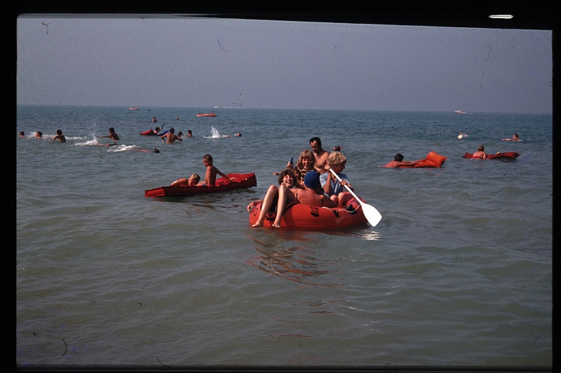 04.Bibbone jul 1977 Ilse,Brigitte,Marion,Peter.JPG